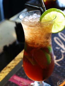 Glenelg Jetty Hotel - Darwin Tourism 2