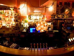 Crown And Sceptre Hotel - Darwin Tourism 1