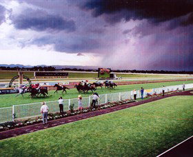 Hawkesbury Race Club - Darwin Tourism 0