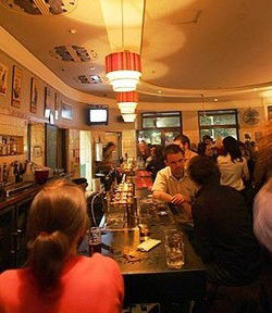Clare Hotel - Darwin Tourism 0