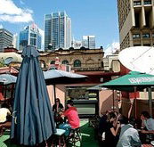 Hotel Sweeneys - Darwin Tourism