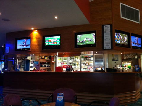 Blacks Beach Tavern - Darwin Tourism 0