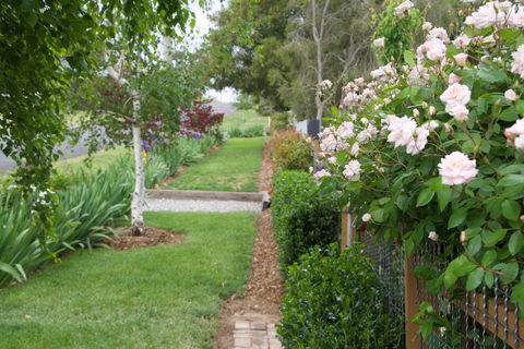 Millthorpe Garden Ramble - Darwin Tourism 0