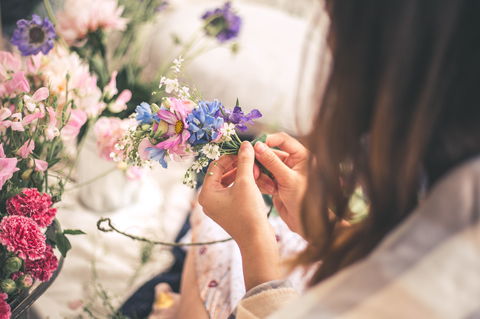 Summer Flower Crown Workshop - Darwin Tourism 0