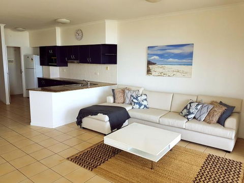 Whale Watch Ocean Beach Resort - Darwin Tourism 1