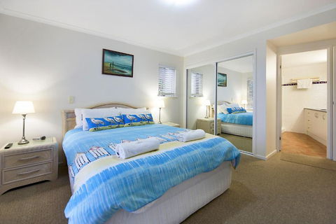 Whale Watch Ocean Beach Resort - Darwin Tourism 3