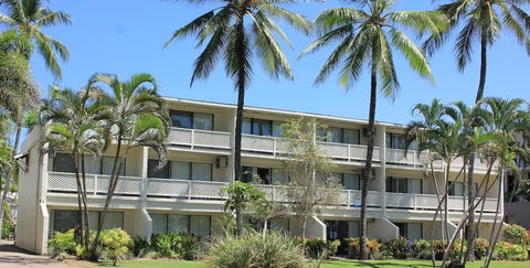 Beachfront Terraces - Darwin Tourism 1