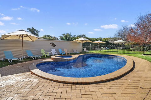 Heritage Motor Inn Corowa - Darwin Tourism 3