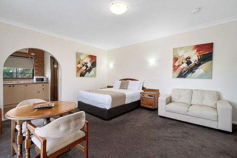 Heritage Motor Inn Corowa - Darwin Tourism 5