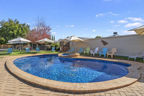 Heritage Motor Inn Corowa - Darwin Tourism 2