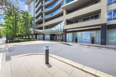 Pacific Suites Canberra - Darwin Tourism 1
