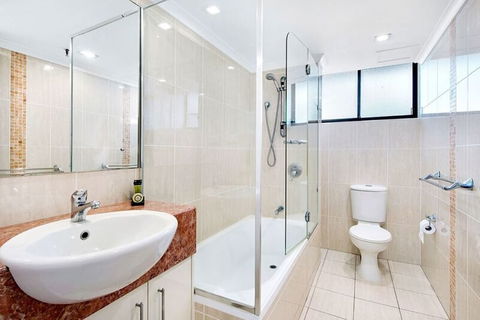 ULTIQA Beach Haven At Broadbeach - Darwin Tourism 3