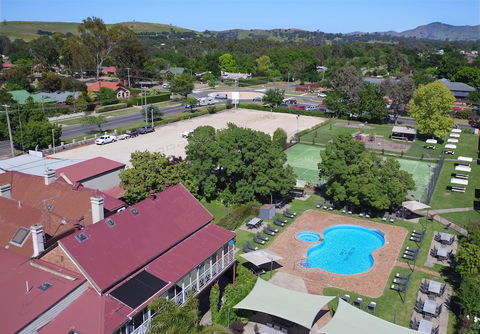 Alzburg Resort - Darwin Tourism 3