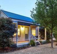 Alpine Valley Cottages - Darwin Tourism
