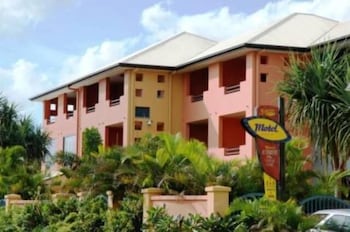 Kacys Bargara Beach Motel - Darwin Tourism 0