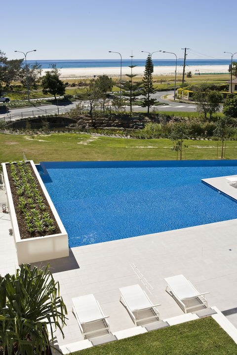 Kirra Surf Apartments - Darwin Tourism 1