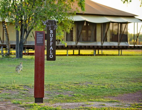 Wildman Wilderness Lodge - Darwin Tourism 1