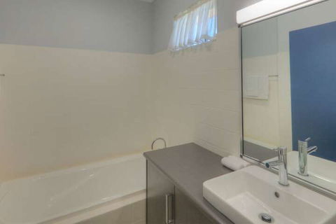 Grafton Central Motel - Darwin Tourism 3