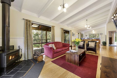 Countrywide Cottages - Darwin Tourism 5