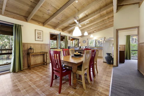 Countrywide Cottages - Darwin Tourism 7