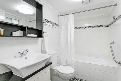 Comfort Inn & Suites Burwood - Darwin Tourism 4