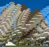 Beach House Seaside Resort Coolangatta - Darwin Tourism