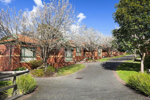 Mount Waverley Townhouses - Darwin Tourism 1