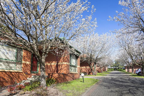 Mount Waverley Townhouses - Darwin Tourism 2