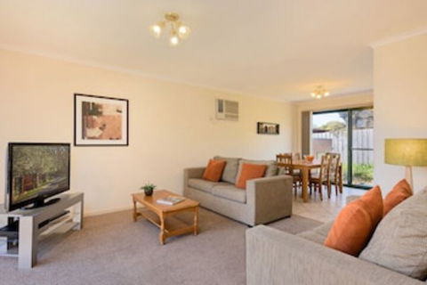 Mount Waverley Townhouses - Darwin Tourism 0