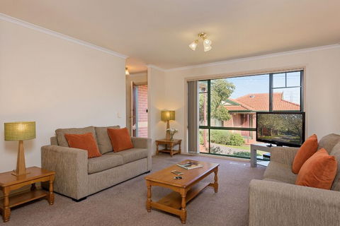 Mount Waverley Townhouses - Darwin Tourism 5