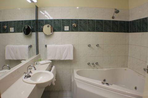 Gateway On Monash Boutique Hotel - Darwin Tourism 6