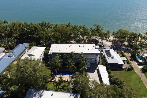 Agincourt Beachfront Apartments - Darwin Tourism 3