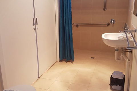 Bentley Waterfront Motel & Cottages - Darwin Tourism 7