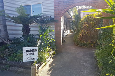 Bentley Waterfront Motel & Cottages - Darwin Tourism 4