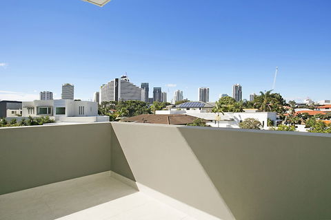 Ray Of Sunshine - Darwin Tourism 0