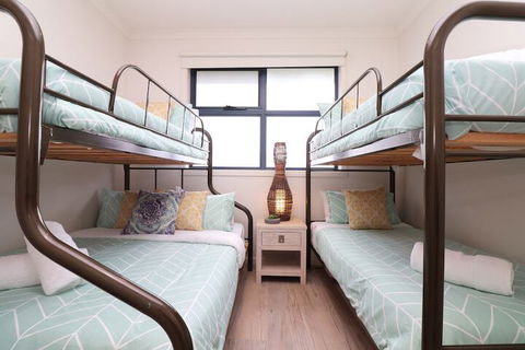 Ocean Whispers Cowes - Rejuvenate Stays - Darwin Tourism 3