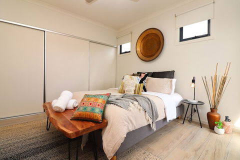 Ocean Whispers Cowes - Rejuvenate Stays - Darwin Tourism 4