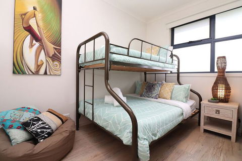 Ocean Whispers Cowes - Rejuvenate Stays - Darwin Tourism 5