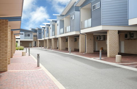Nesuto Geraldton - Darwin Tourism 0
