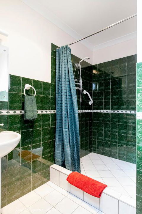 Aarn House B & B Airport Accommodation - Darwin Tourism 2