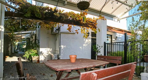 Aarn House B & B Airport Accommodation - Darwin Tourism 6