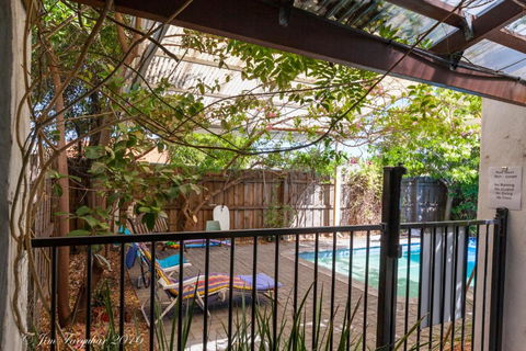 Aarn House B & B Airport Accommodation - Darwin Tourism 3
