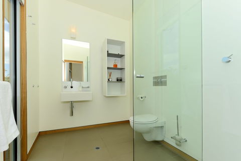 Cloudy Bay Beach House - Darwin Tourism 4