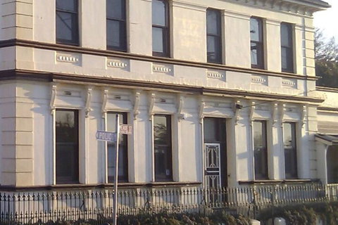 The Bank Guesthouse Glen Innes - Darwin Tourism 4