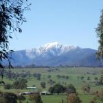 Off Mountain Accommodation - Darwin Tourism 0