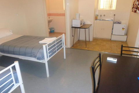 Adelaide Backpackers Travellers Inn - Darwin Tourism 6