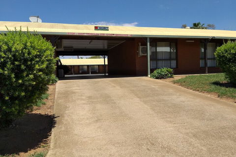 Country Mile Motor Inn - Darwin Tourism 1