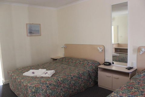 Mid Coast Motor Inn - Darwin Tourism 3