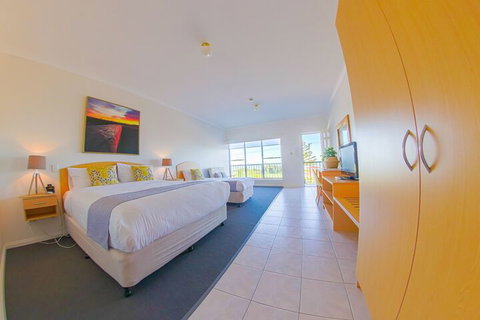 COAST Motel And Apartments - Darwin Tourism 3