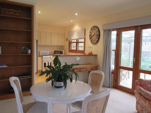 Magnolia Cottage - Darwin Tourism 2